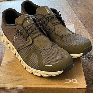 ON Cloud 5 size 11.5